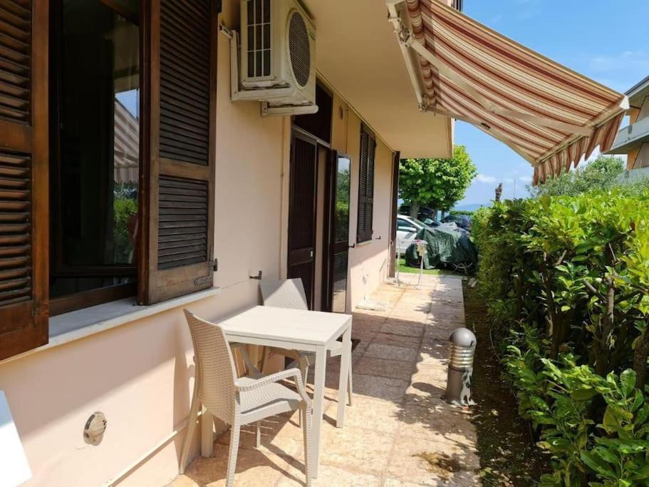 Incantevole Location Fronte Lago Sirmione Exterior photo